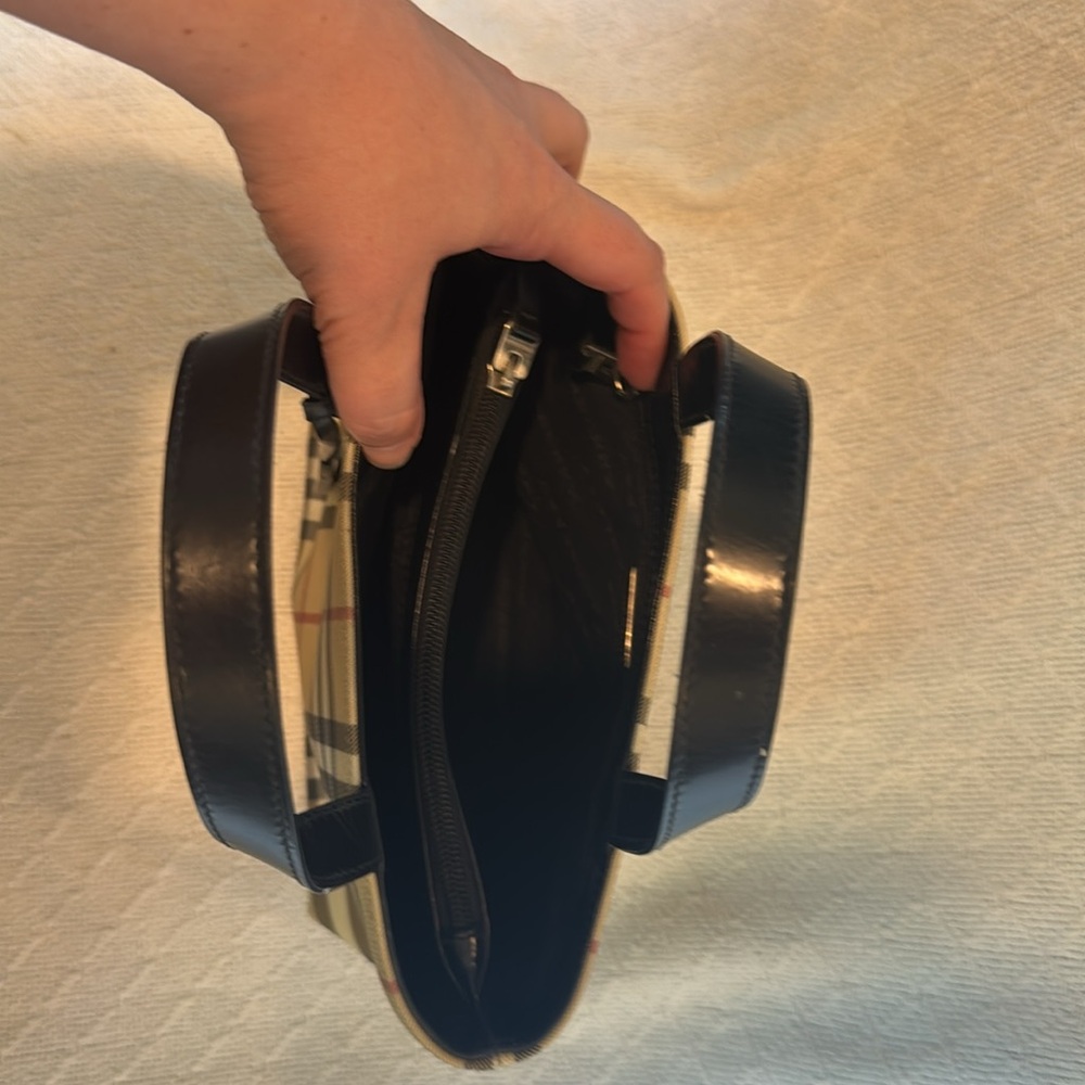 Burberry Tan and Black Tote Bag with Iconic Check Pattern - Picture 4 of 6